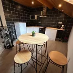 Au Pied Du Chateau T3 * Lurdy